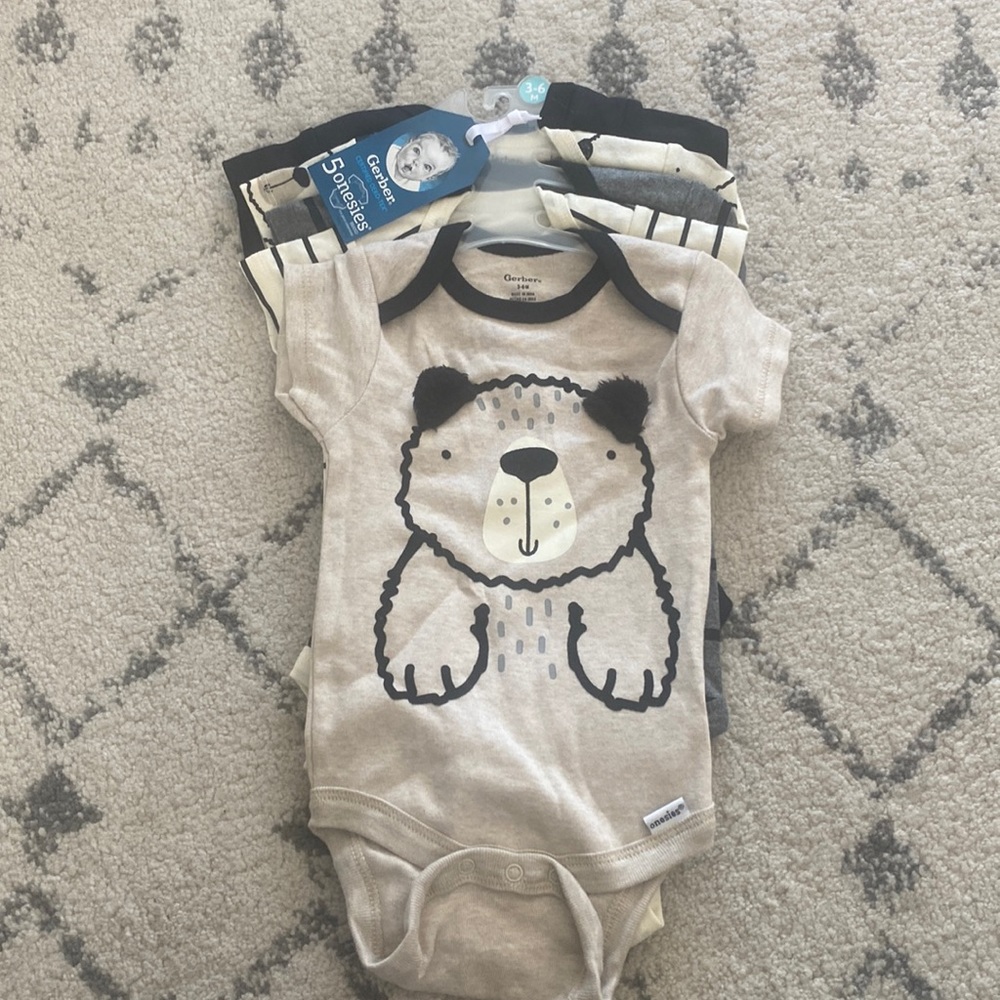 Gerber pack of 5 onesies bear stripes boy baby strong beige tan black gray